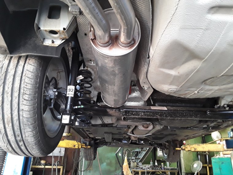 VW Polo sedan снизу