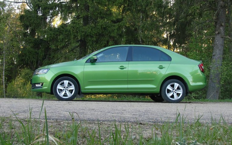 Шкода Рапид авто спот