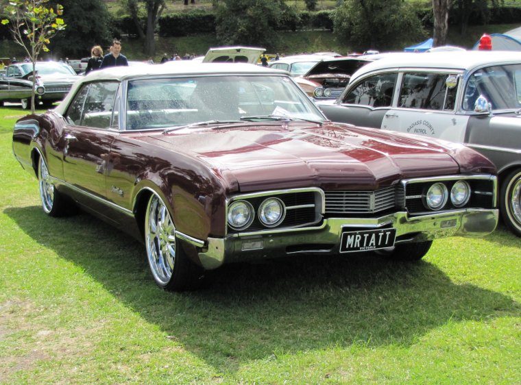 Oldsmobile Delmont 88
