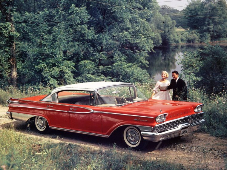 1959 Mercury Parklane красный