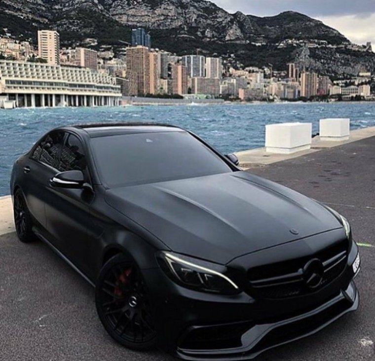 Мерседес черный матовый с тонировкой