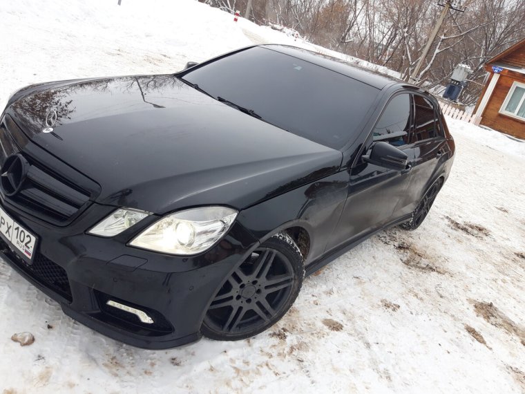 Матовый черный Мерседес w212