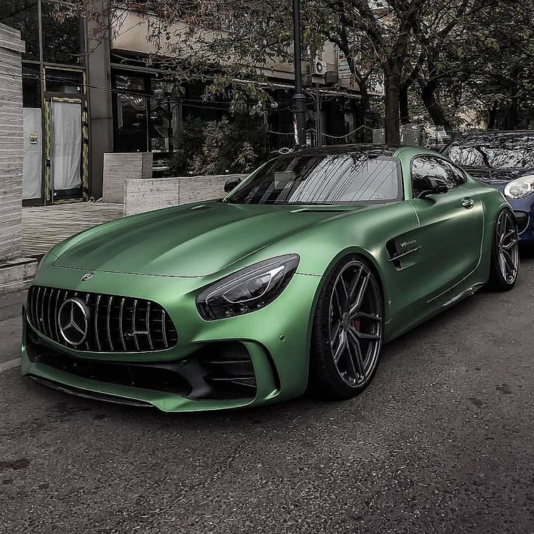 Красивый зеленый цвет для машины