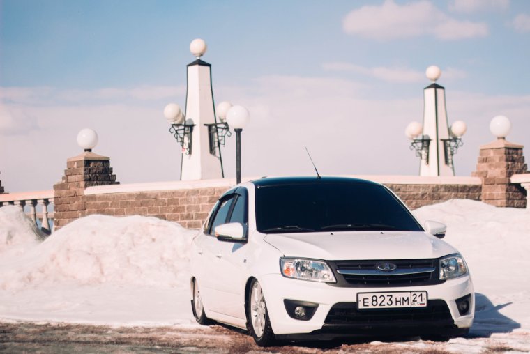 Гранта лифтбек белая БПАН