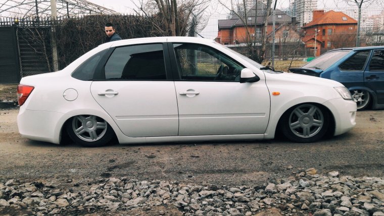 Лада Гранта спорт белая БПАН