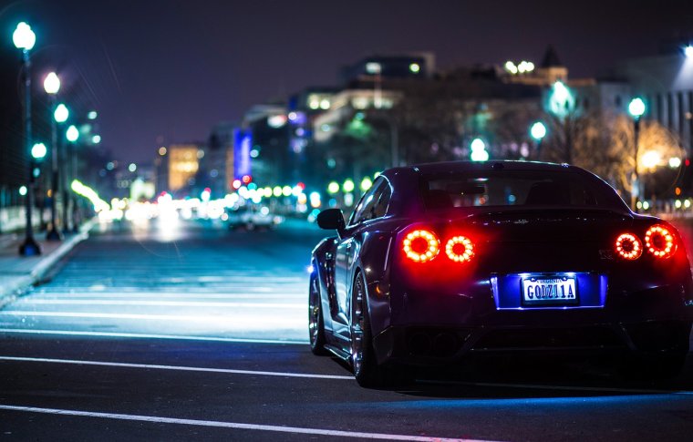 Nissan Skyline GTR 35 С неоном