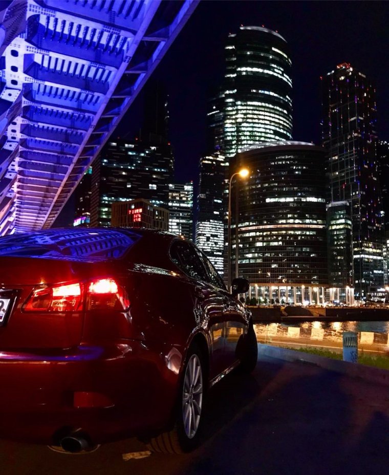 Машина ночью