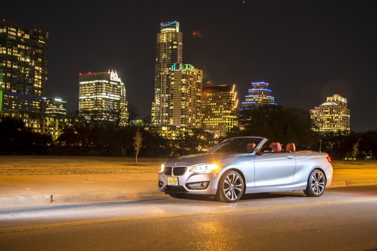 BMW m4 Cabrio в ночном городе