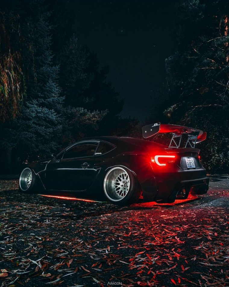 Фотосессия в машине ночью