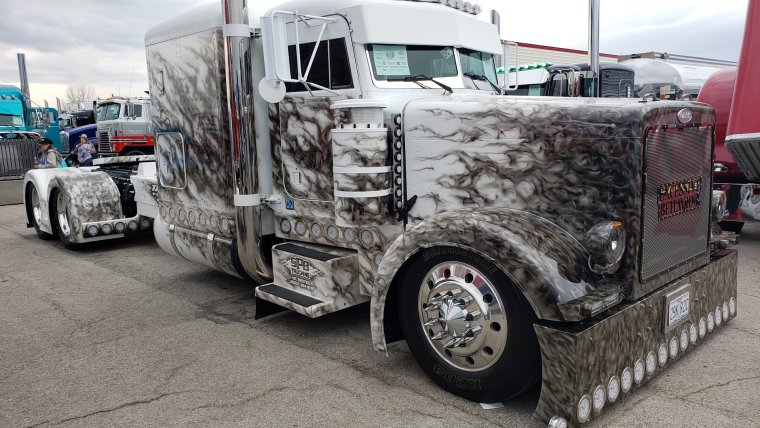 Кенвуд 2019 грузовик