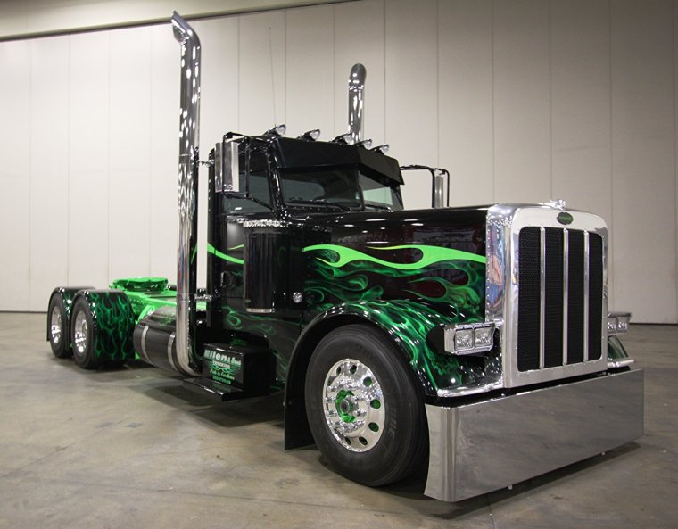 Peterbilt 389 зеленый