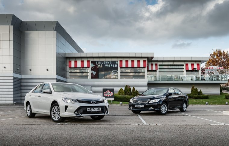 Тойота Камри 2014 года