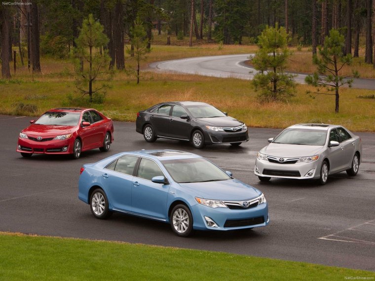 Toyota Camry много машин