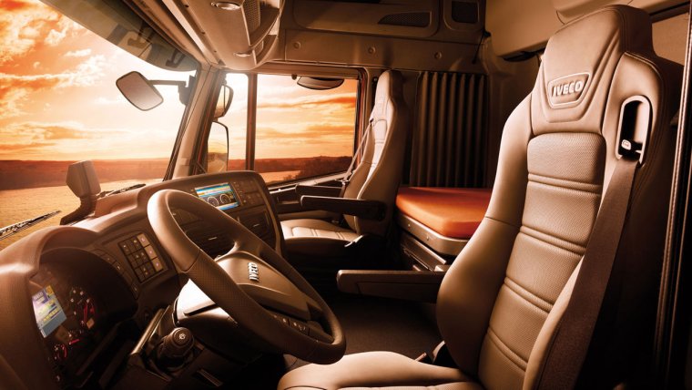 Кабина Ивеко Стралис внутри