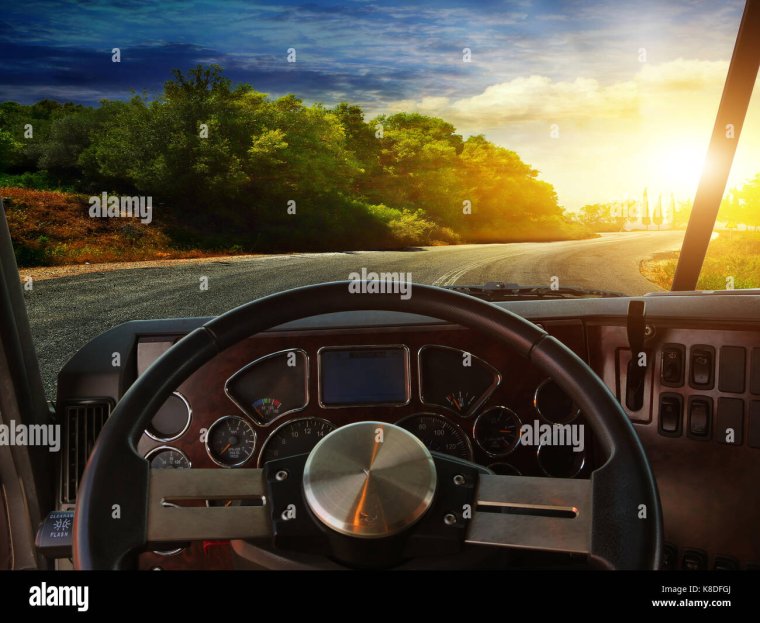 Вид из кабины автобуса на дорогу вектор