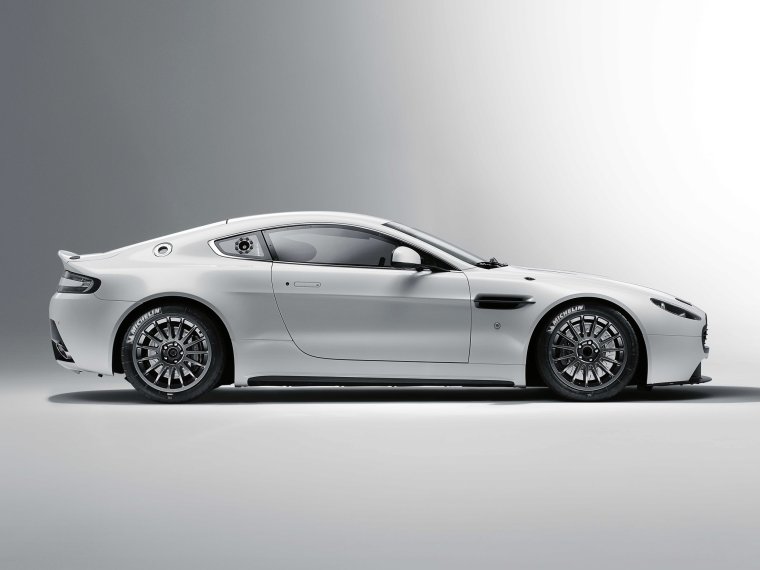 Aston Martin v8 Vantage gt4