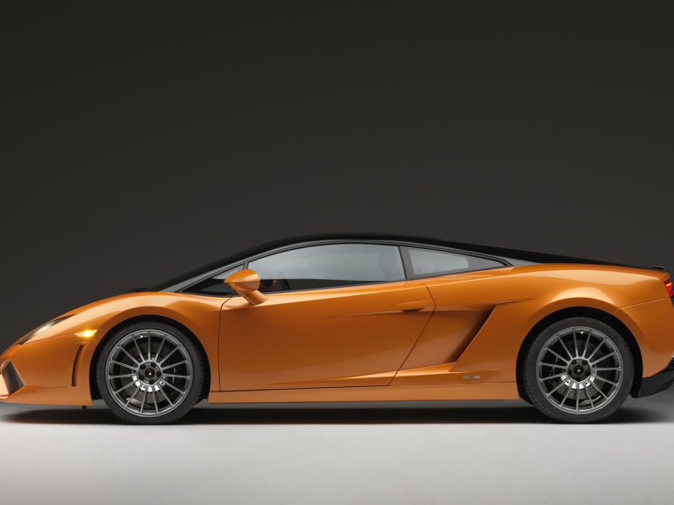 Ламборджини Галлардо сбоку