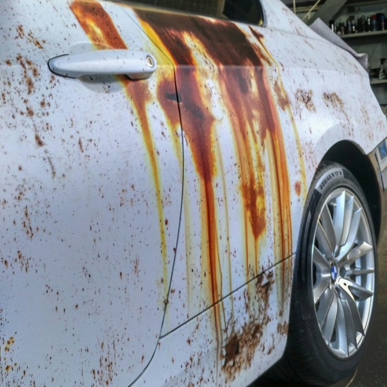 Машина покрашенная кисточкой