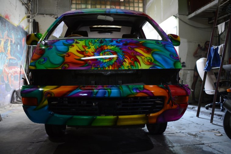 Краска льется на авто