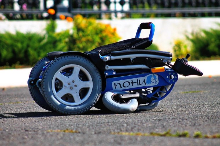 Кресло-коляска с электроприводом "пони-130"