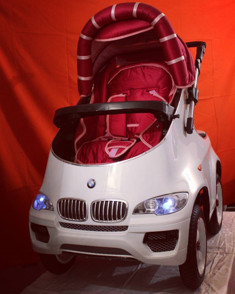 Детские коляски в виде машины