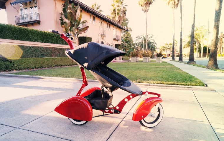 Мотоцикл с коляской для детей