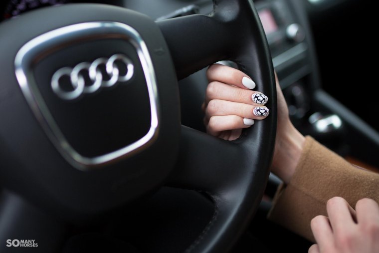 Маникюр на руле