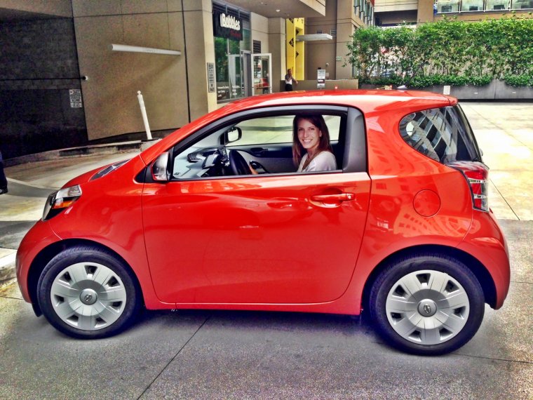 Маленькая машинка