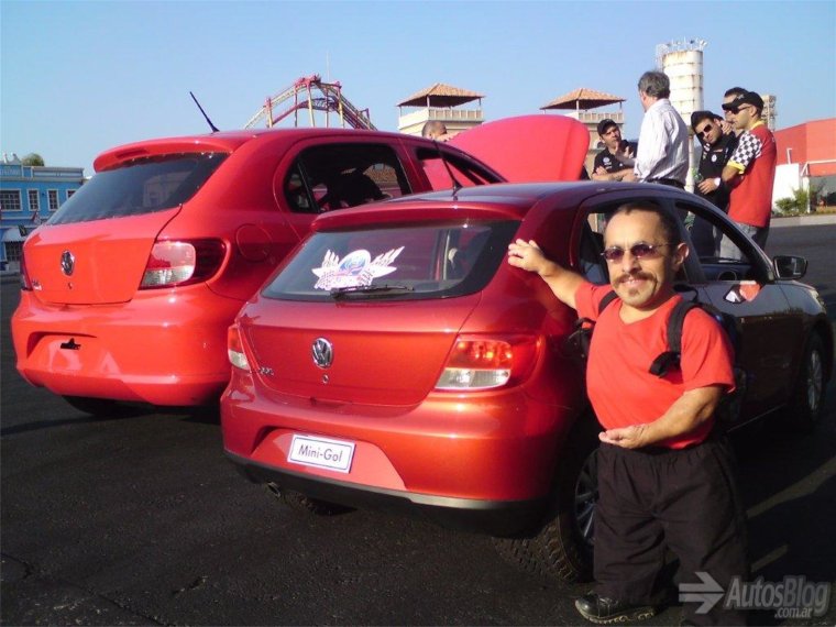 Маленький автомобиль для карликов