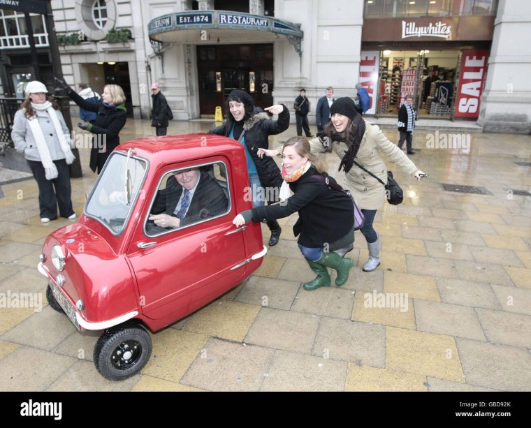 Маленький автомобиль для карликов