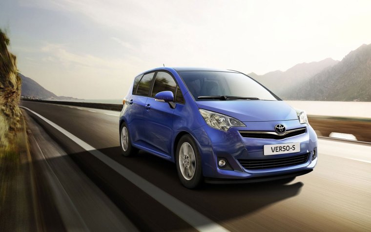 Тойота Рактис версо