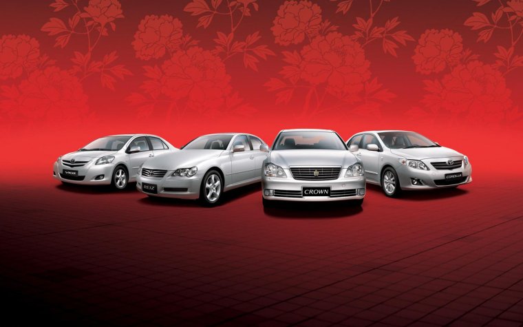 Машины разных марок на одном фоне