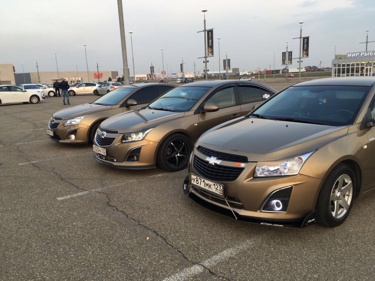 Шевроле Круз золотой металлик