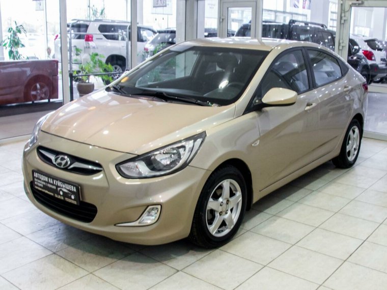 Хендай Солярис бежевый