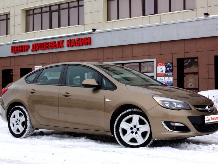 Opel Astra бежевый металлик