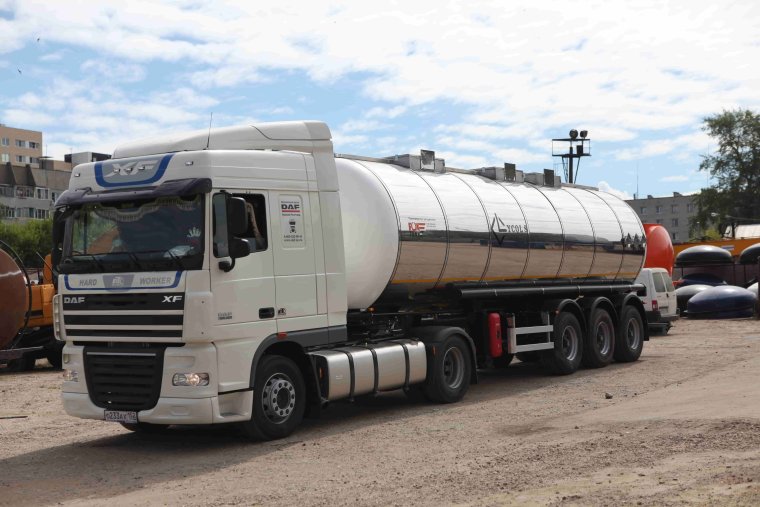 Вольво молоковоз