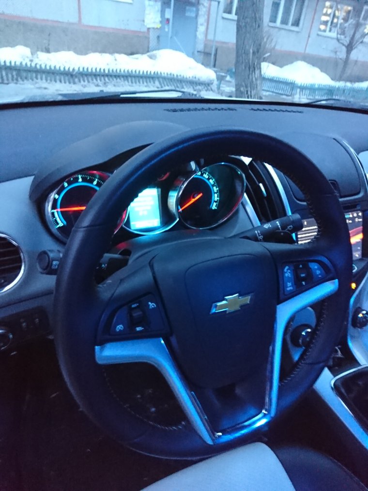 Chevrolet Cruze салон ночью