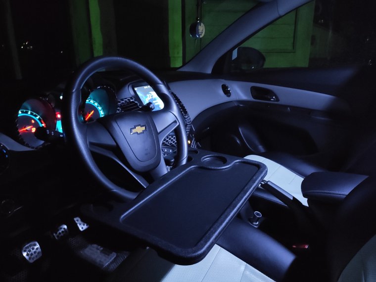 Шевроле Круз фото салона ночью