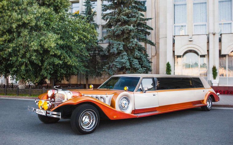 Оранжевый лимузин