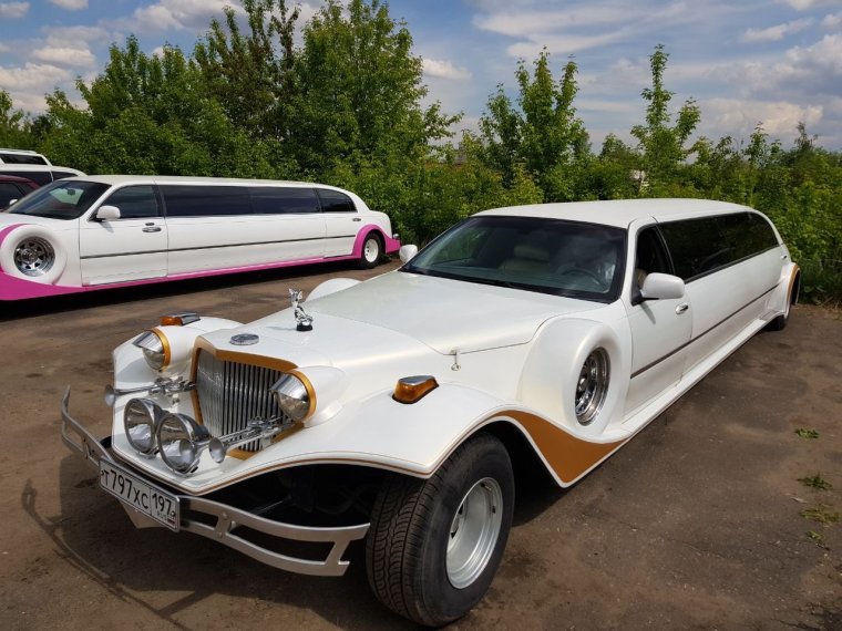 Ретро лимузин Excalibur Фантом