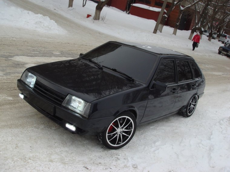 ВАЗ 2109 черная тонированная на литье