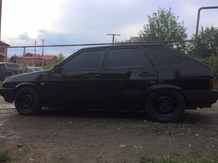 ВАЗ 2109 черная тонированная на штампах