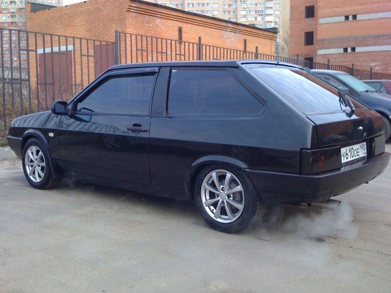 ВАЗ 2108 черная тонированная