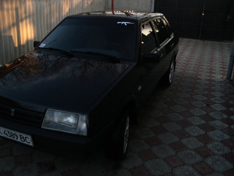 Чёрные Lada 21099