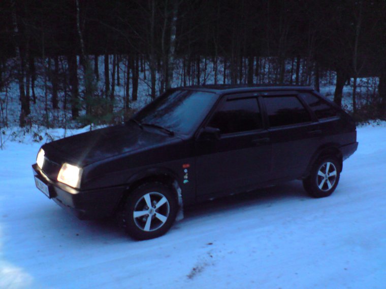 ВАЗ 2109 черная зима