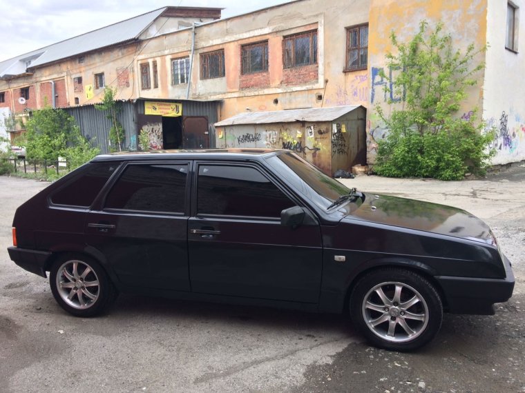 Лада ВАЗ 2109 черная тонированная