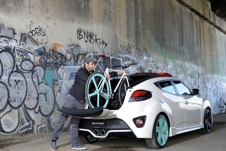 Hyundai Veloster крыша