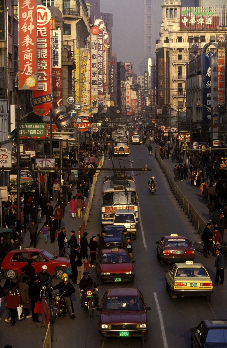 Китай машины в городе