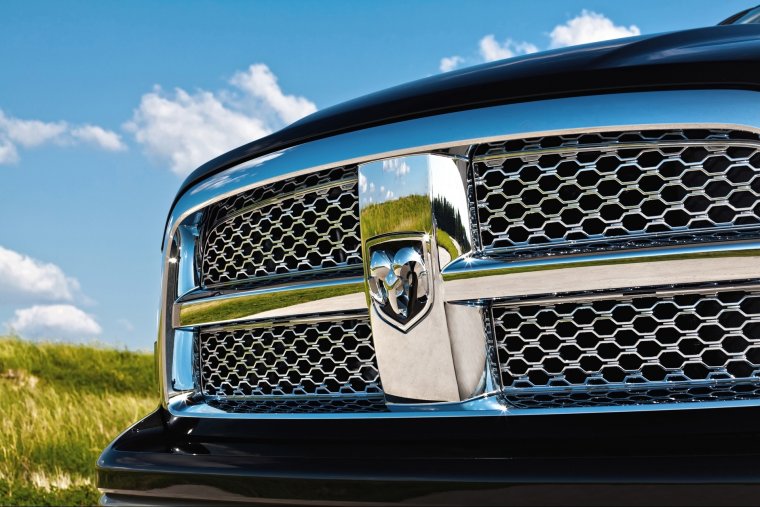 Решетка радиатора dodge Ram