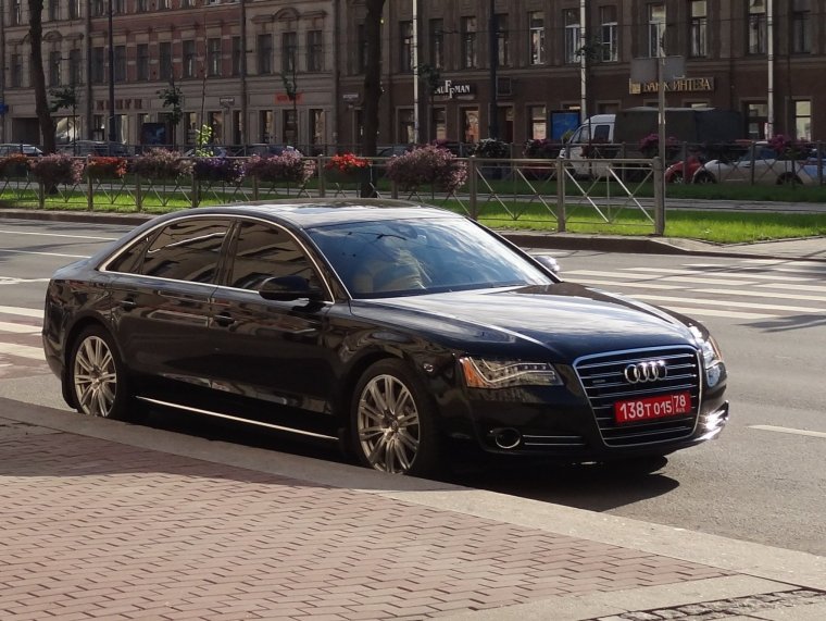 Посольские машины